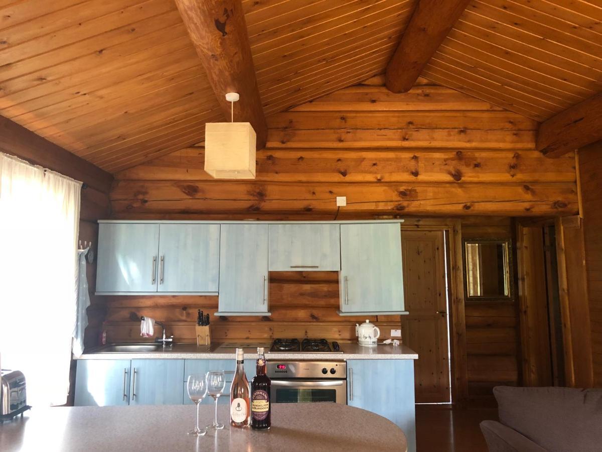 Log Home Village ウルバーストン エクステリア 写真