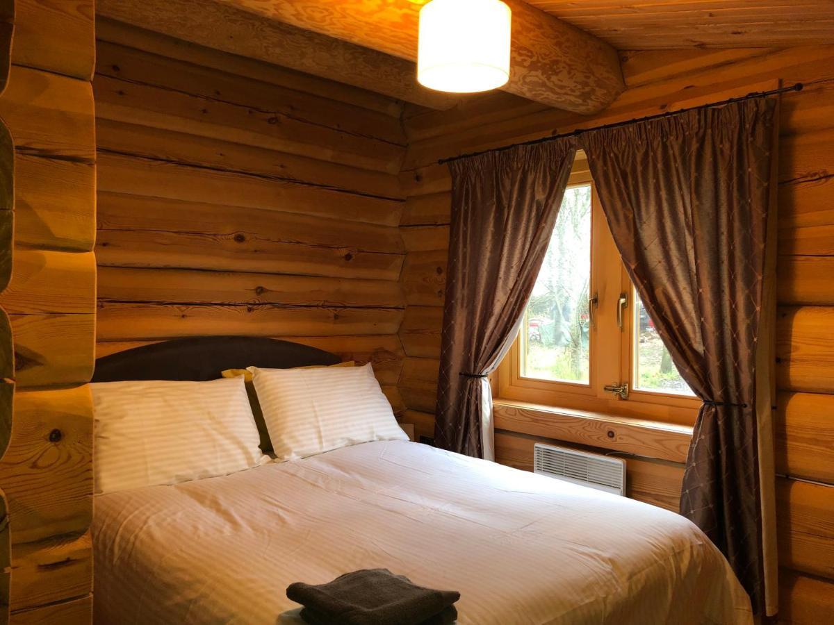 Log Home Village ウルバーストン エクステリア 写真