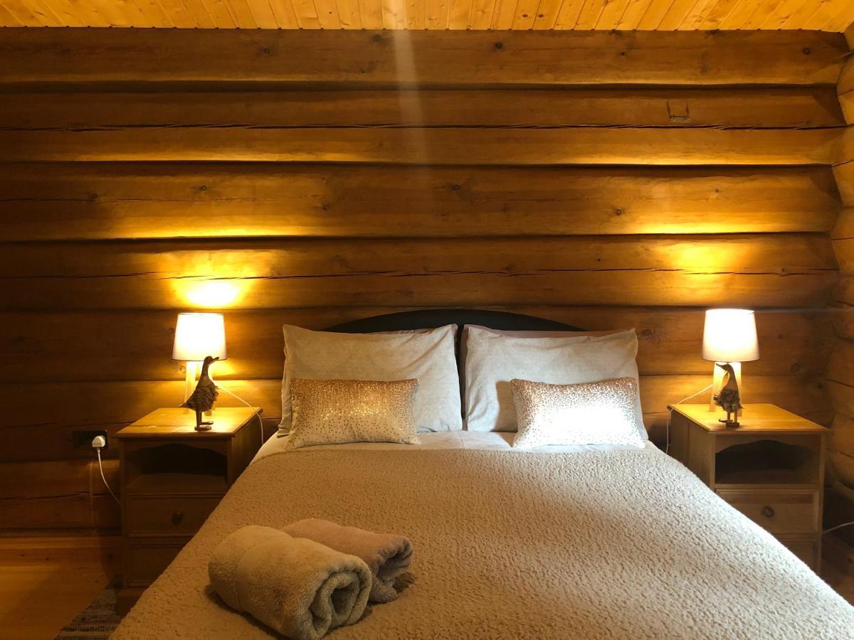 Log Home Village ウルバーストン エクステリア 写真
