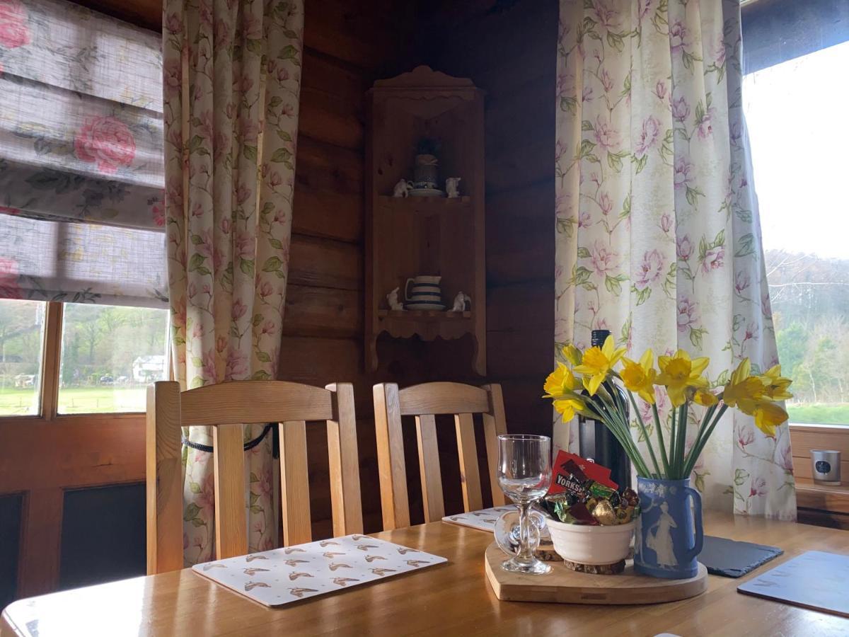 Log Home Village ウルバーストン エクステリア 写真