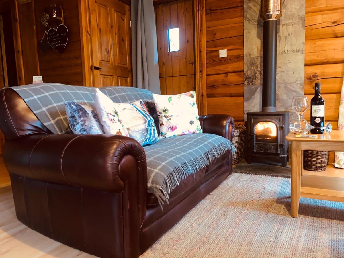 Log Home Village ウルバーストン エクステリア 写真